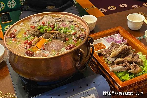 冰球突破官网旅行团旅游西藏多少钱？西藏7